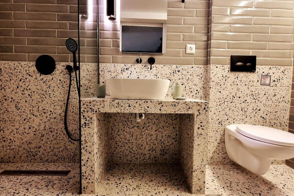 μπροστά στη πλατεία ναυαρίνου/τσιμισκη Apartament *