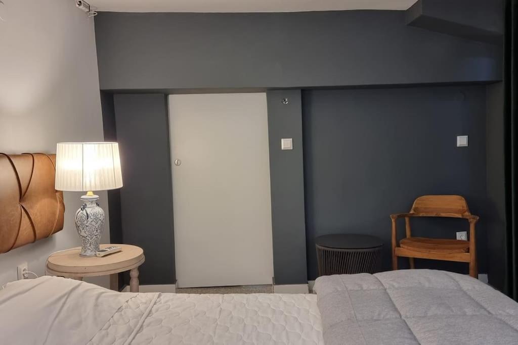 Apartmán μπροστά στη πλατεία ναυαρίνου/τσιμισκη